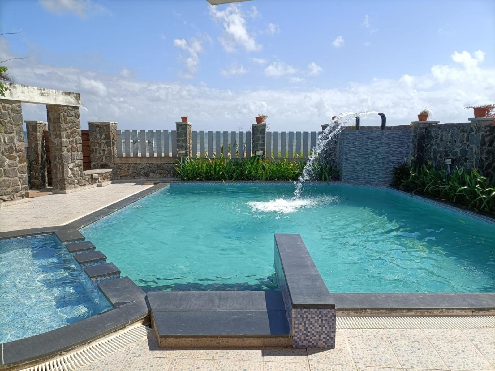 Barefootbay - Villa With Private Beach Access Madrás Exterior foto